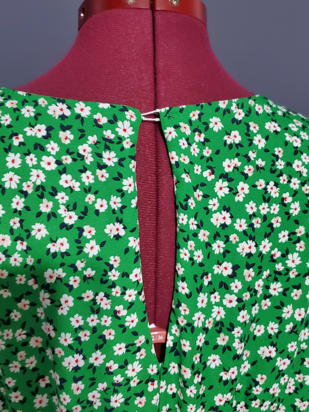 Sienna Sky Green Floral V-Neck Mini Dress Women's Size Medium - Picture 4 of 8